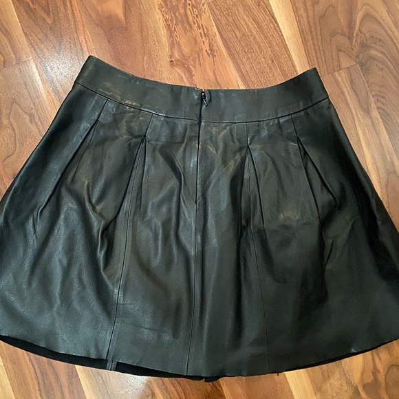 Banana Republic Leather Pleated Skirt - Picture 2 of 3